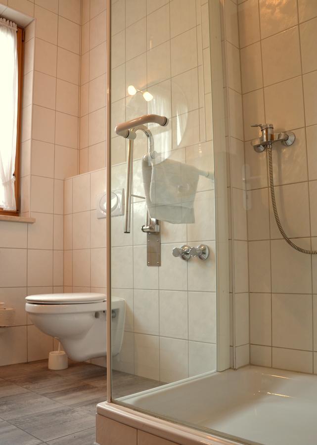 רוזנהיים Gasthof Hotel Esterer מראה חיצוני תמונה